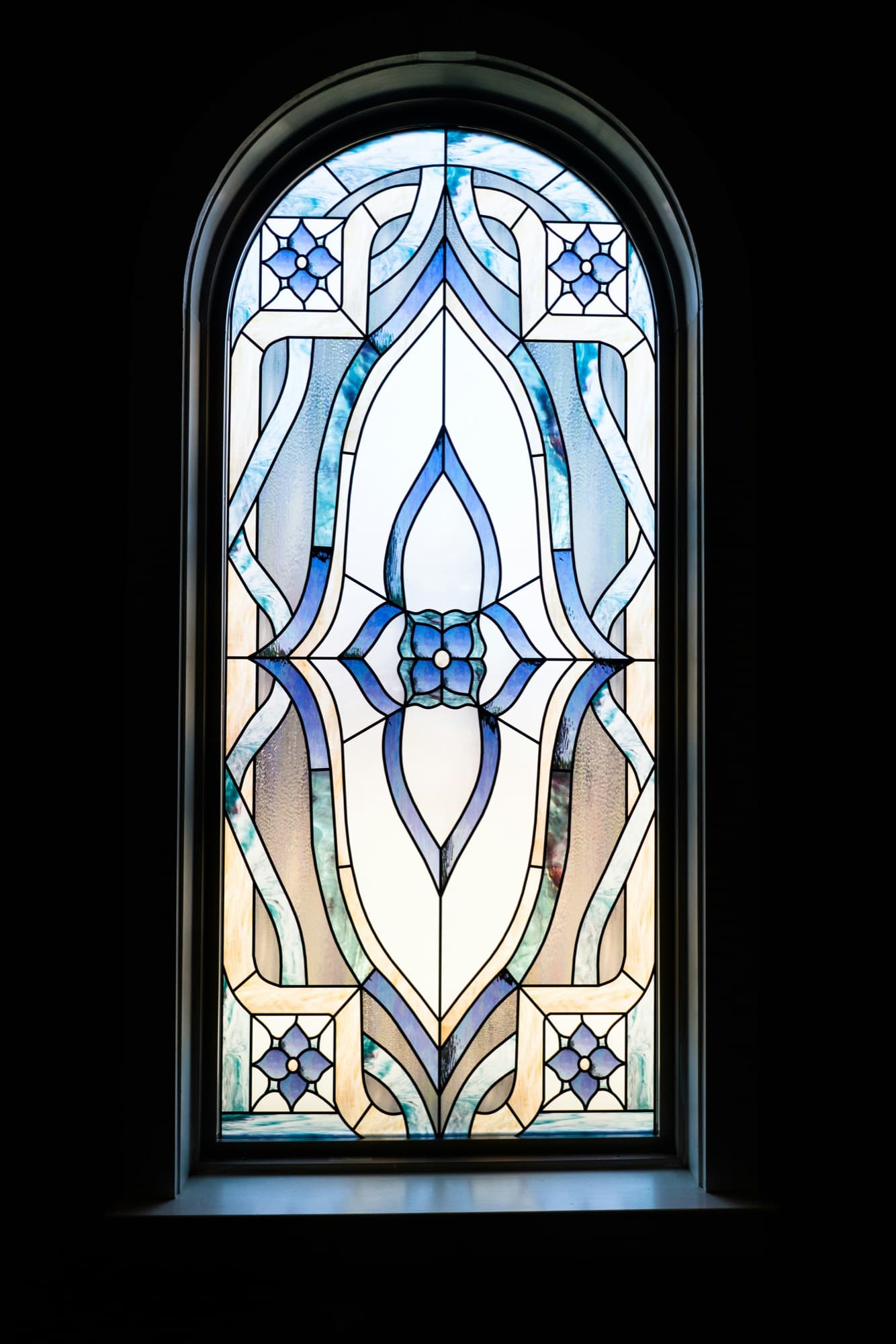 Panneau decoratif en vitrail a motif floral bleu et blanc